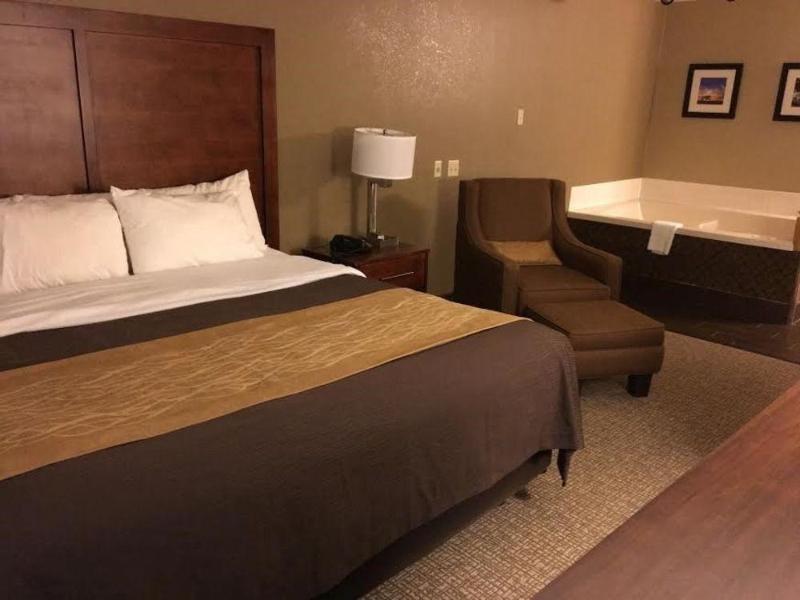 Quality Inn & Suites Salem Near I-57 Bagian luar foto